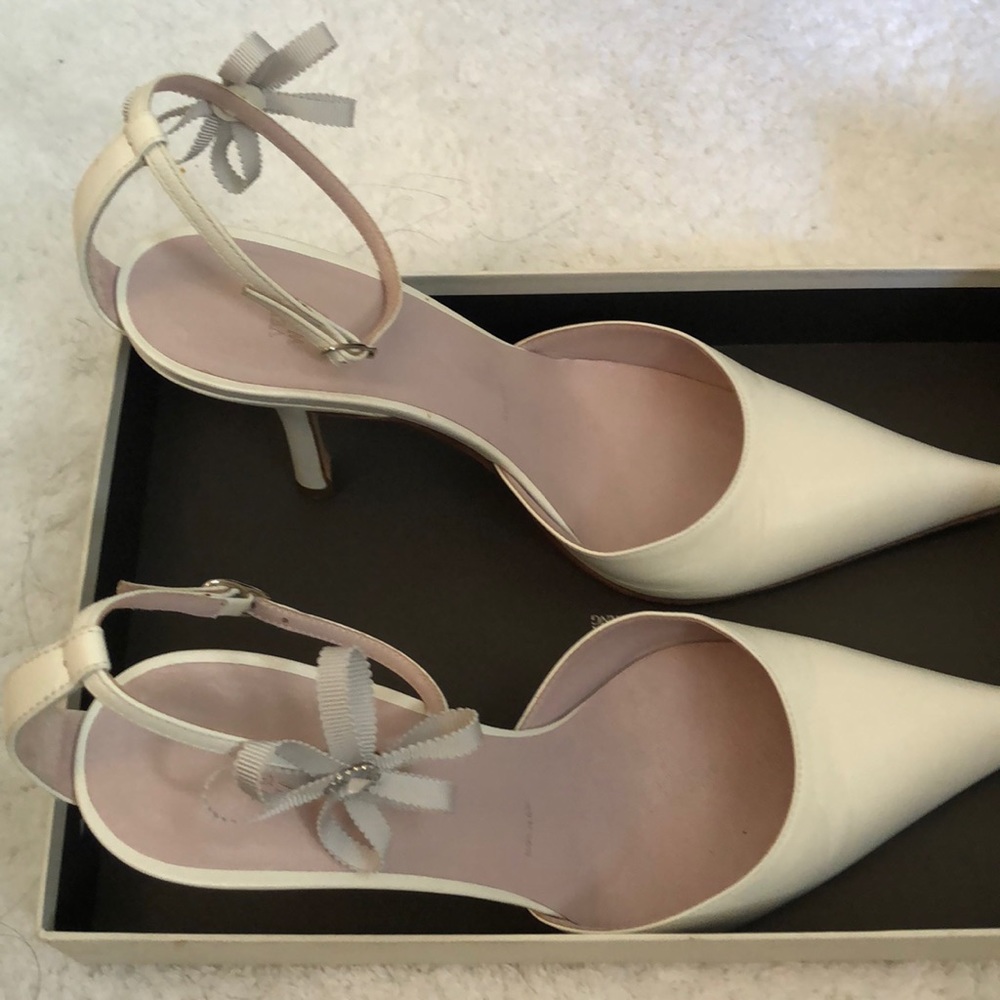 vera wang white heels